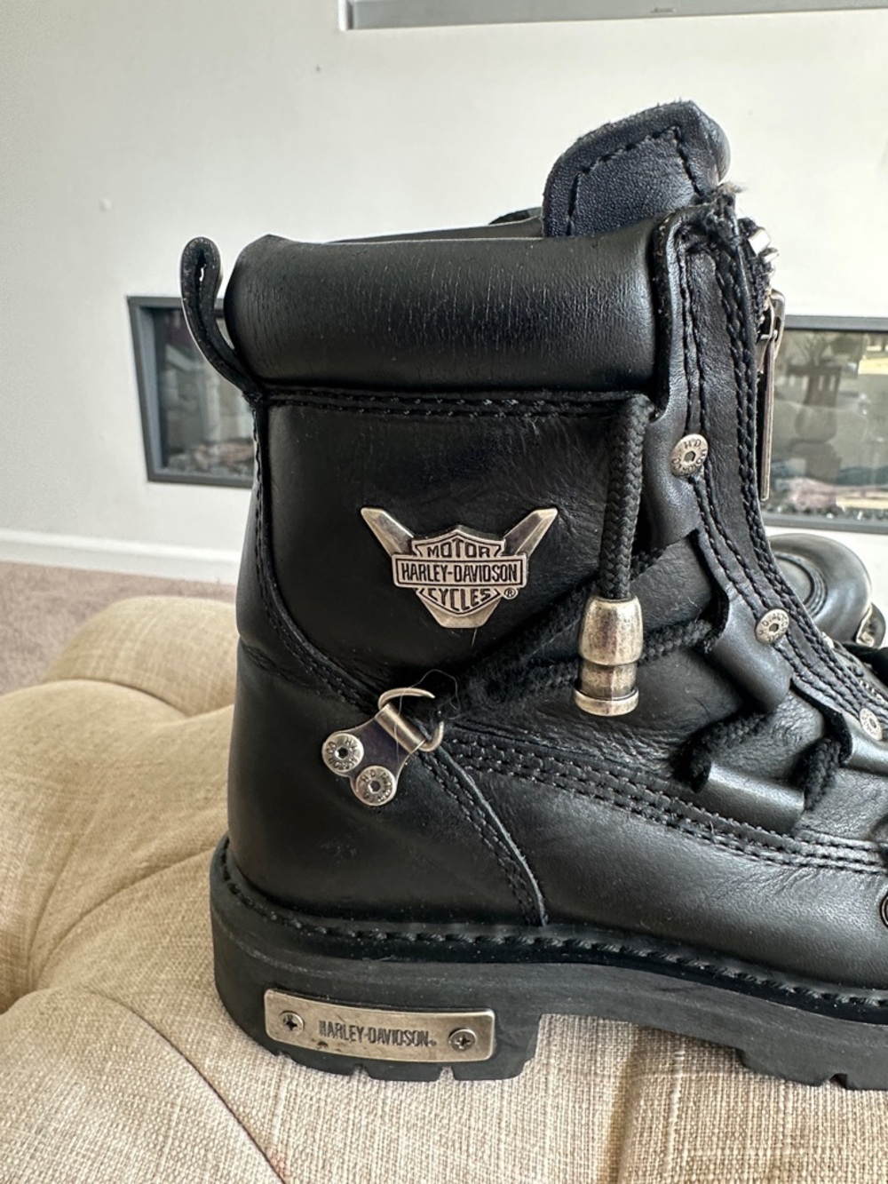 Harley-Davidson Black Leather Biker Boots with Silver Hardware - Picture 2 of 16